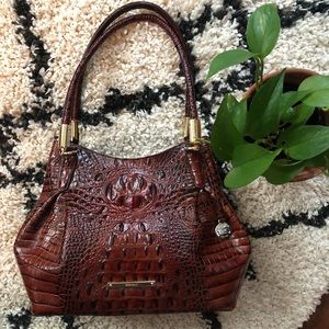 Gorgeous Brahmin Embossed Leather Purse!👜